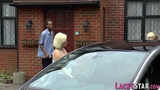 Бабуля в межрасовый путь - порно видео