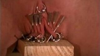Киска ногти деревянные иглы унижение бдсм экстрим - порно видео