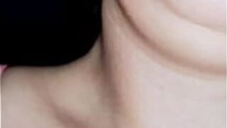 Мой босс богато трахает меня, а я звоню куколду своего парня - порно видео