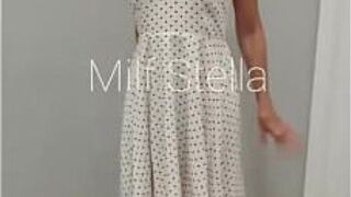 Милое платье и каблуки - порно видео