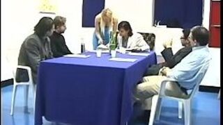 Срочные анальные коммуникации (полный порно фильм) - порно видео