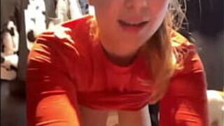 Экстремальный трах в раздевалке - порно видео