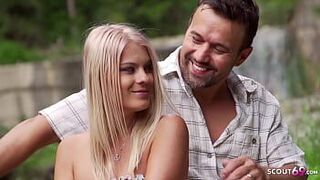 Романтический секс на природе молодой пары на отдыхе, немка - порно видео