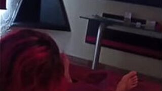 Неверная рыжая из Гвадалахары хорошо сосет член, пока я дрочу ее восхитительный узел из шарика - порно видео